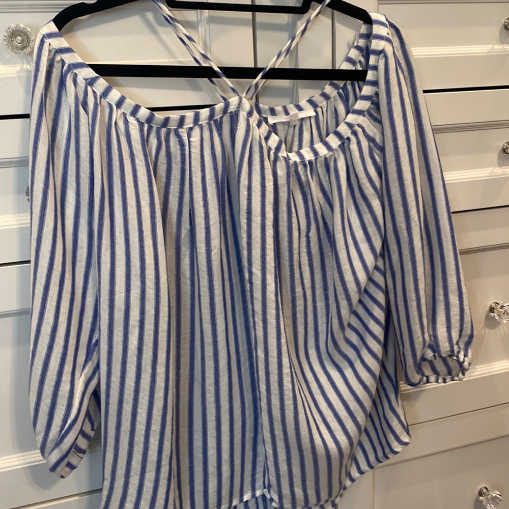 Olivaceous stripped blouse off the shoulders.